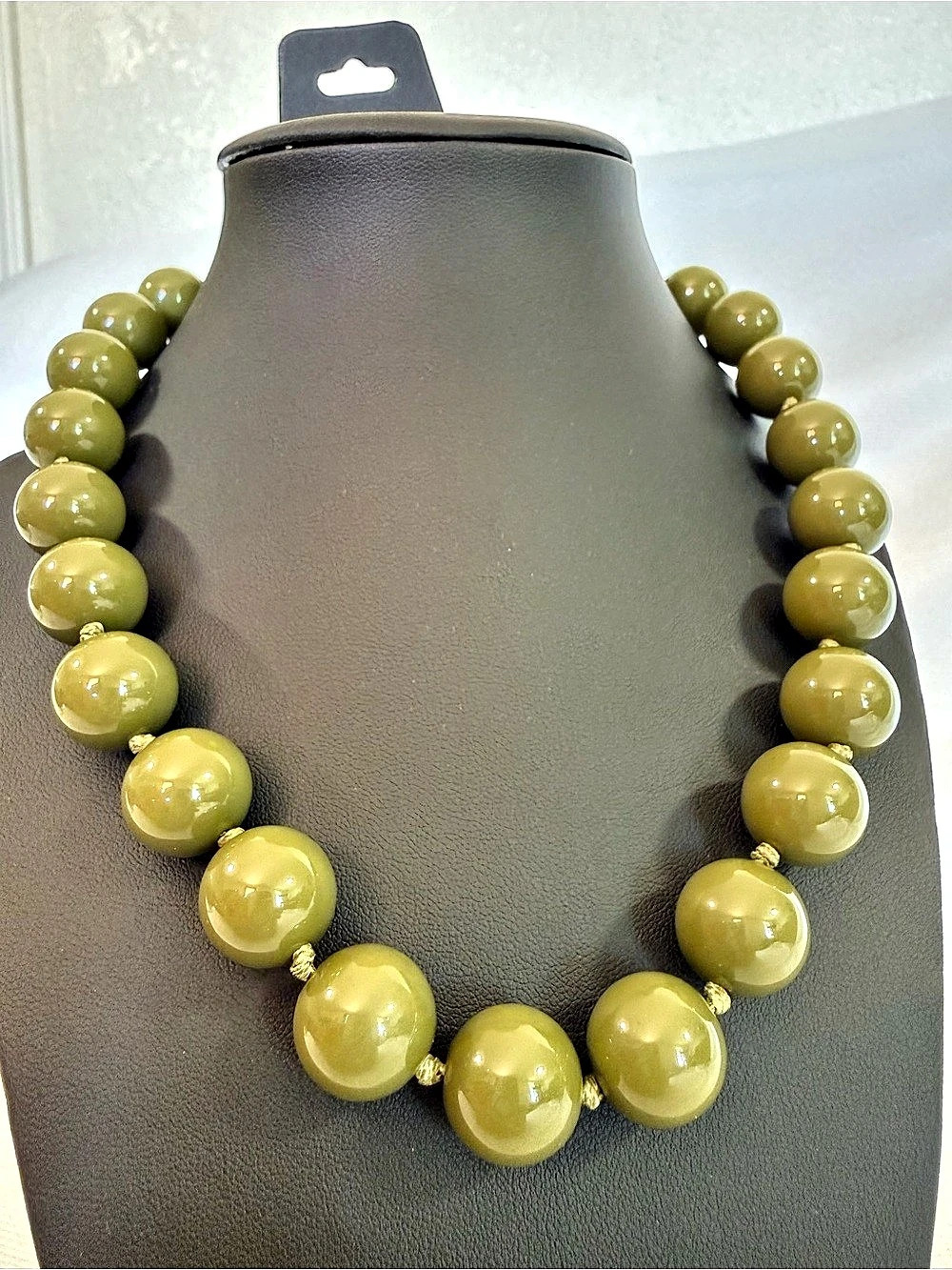 Green Plastic Beaded Necklace, Ball/Bead Chain, No Main/Secondary Stone